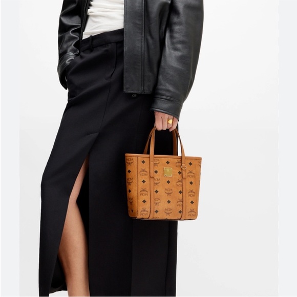 🍒 MCM Toni Mini Visetos Shopper Tote Cognac NWT - Picture 12 of 16